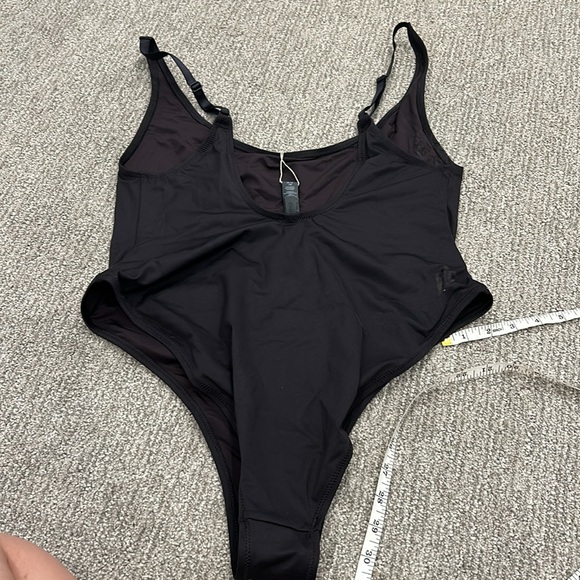 SKIMS Women's Signature Swim Scoop Neck One Piece Size 2X In Onyx - Picture 13 of 13
